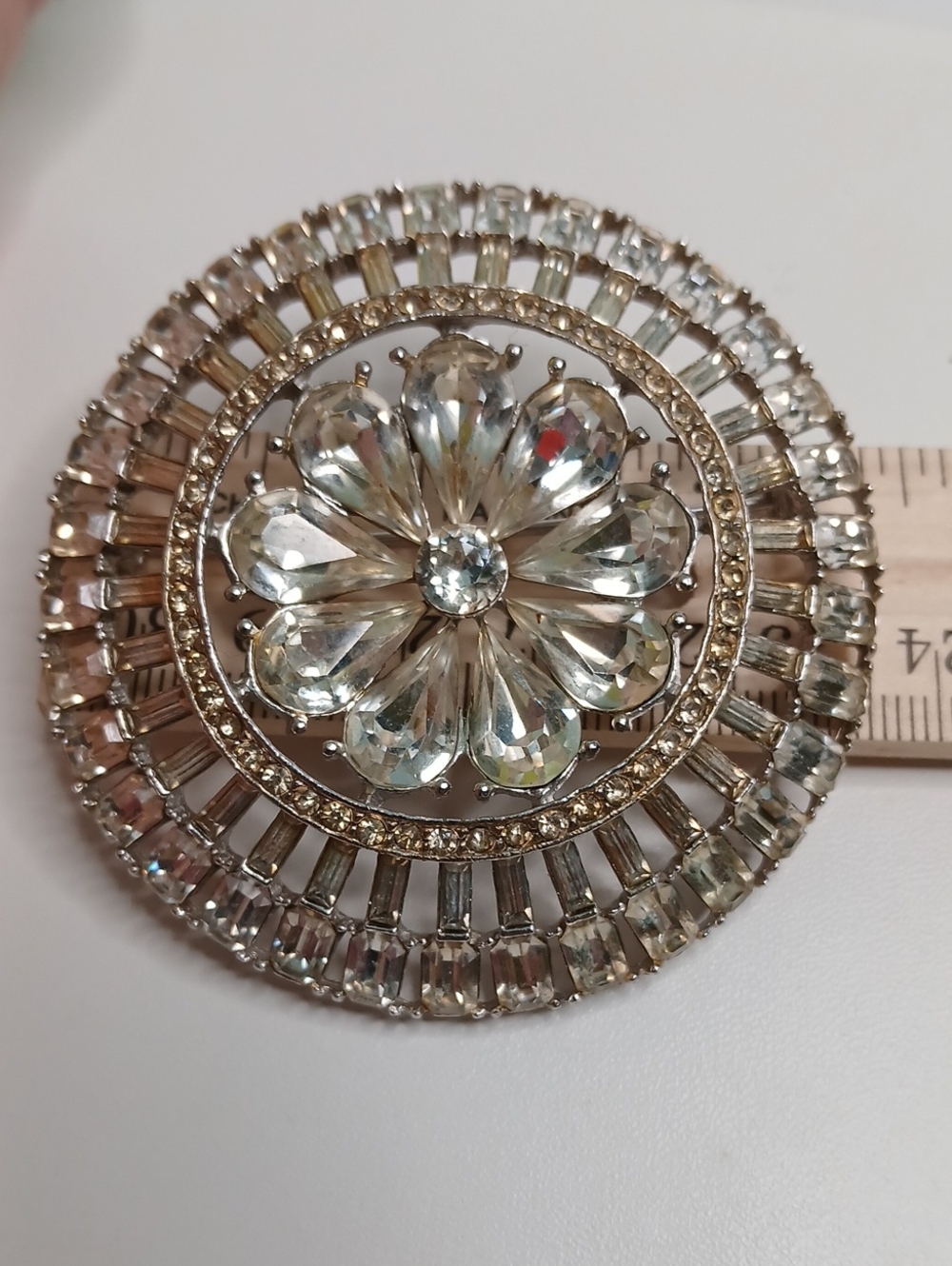 Vintage Rhinestone Crystal Flower Round Brooch